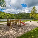 Andelska Laguna Slapy